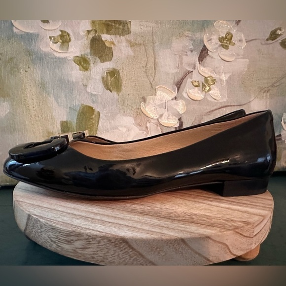 TORY BURCH T-Ring‎ Flat Black Patent Calf Flats size 7C - Picture 6 of 13